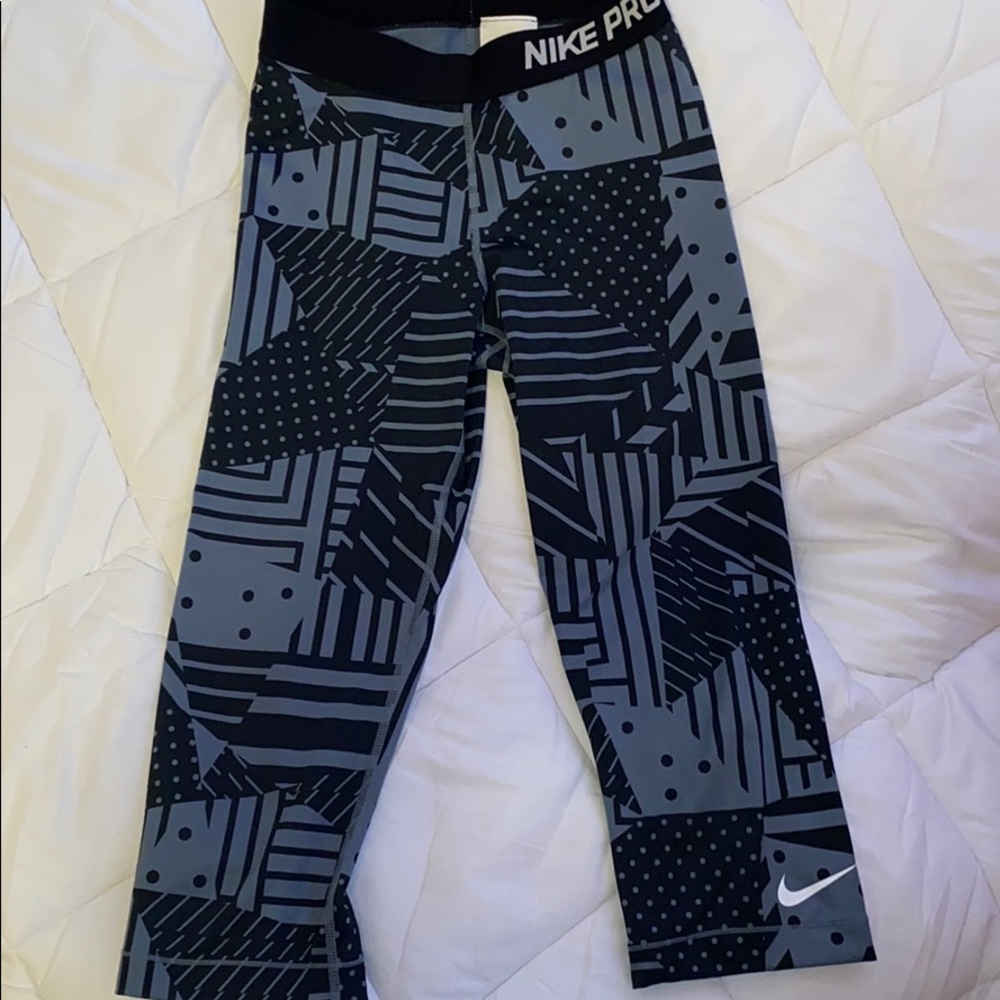 Nike cropped leggings